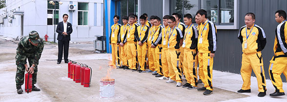 企業(yè)實(shí)習(xí)或創(chuàng)業(yè)