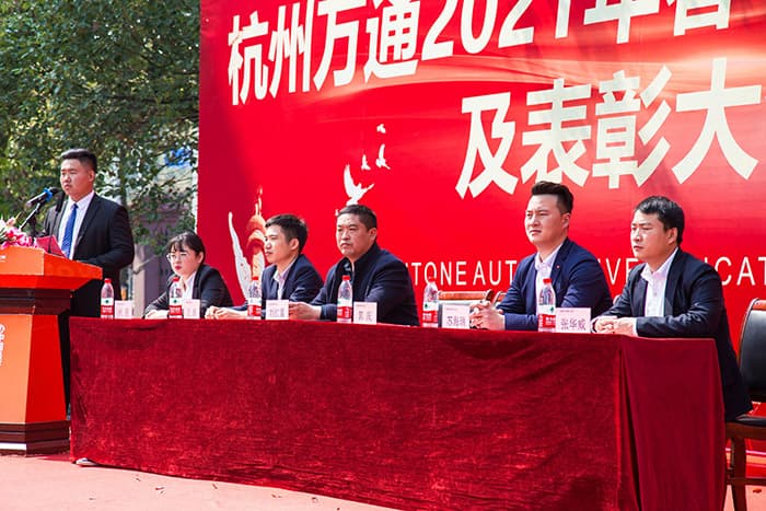 <b>軍訓閉幕,青春開場</b>