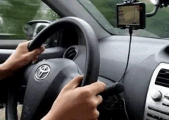 <b>汽車方向盤抖動(dòng)是怎么回事?</b>