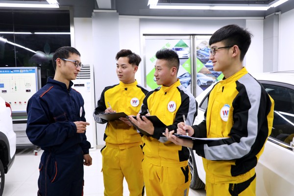 <b>畢業生就業還是創業 萬通熱門專業兩相宜</b>