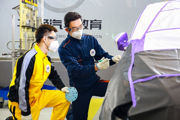 <b>初高中生學汽修有哪些優勢？</b>