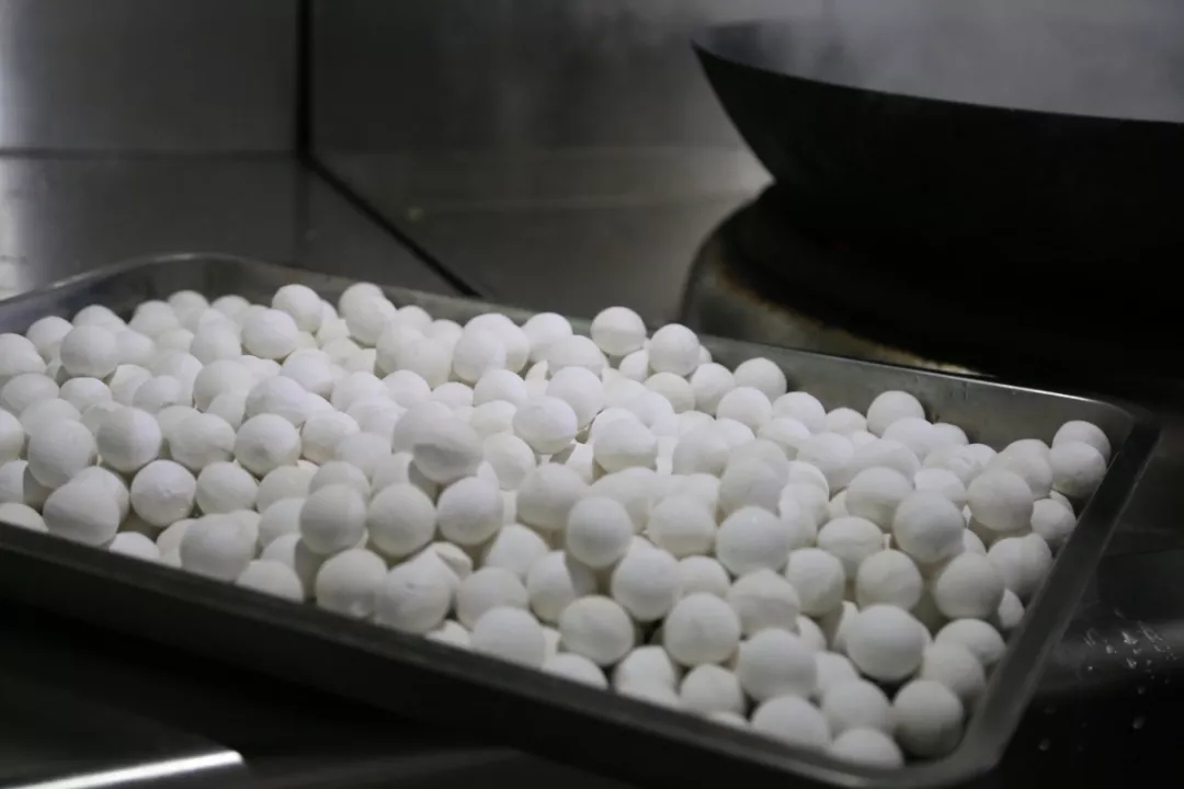 鬧元宵、猜燈謎，萬通學(xué)子歡樂多