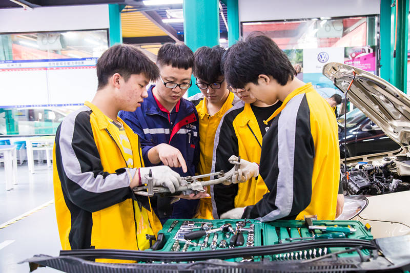 <b>擇校選專業，這幾個熱門專業一定要知道！</b>